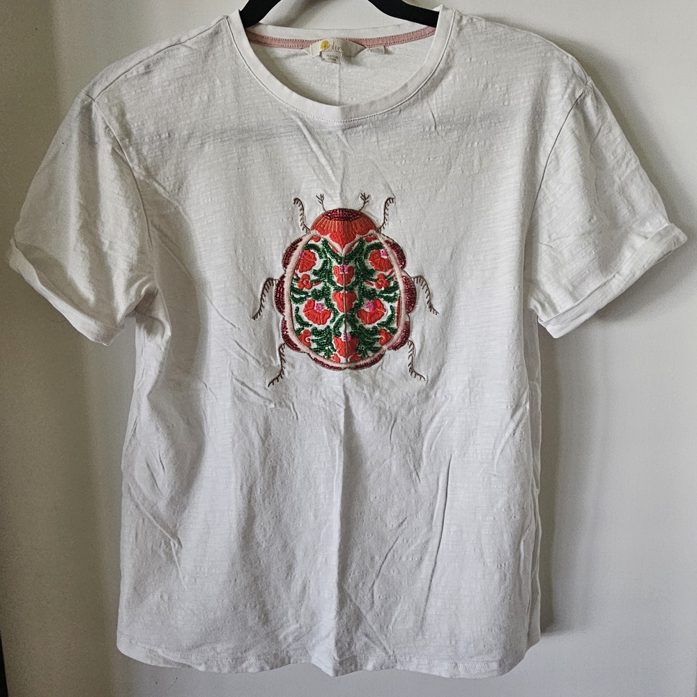 Boden White T-Shirt with Embroidered Beaded Beetle